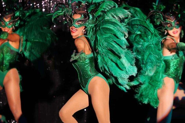 Bangkok: Calypso Cabaret Show with Thai Set Dinner