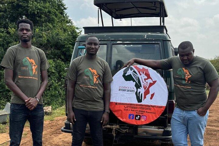 4 Day 4WD Private Masai Mara Safari with Lodge Luxury with Jeep