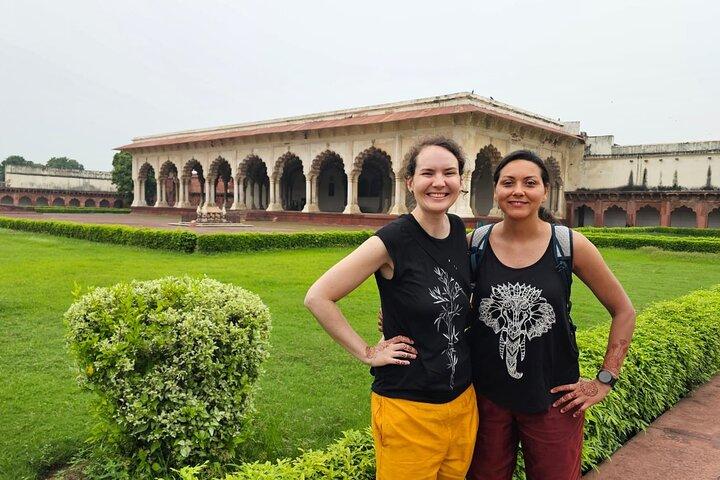 Agra: Skip the Line Taj Mahal and Agra Fort Private Tour