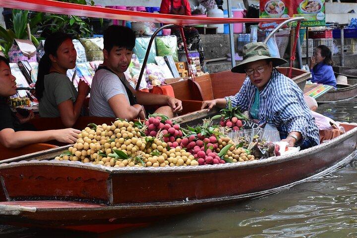 Private Tour to Maeklong Railway Market and Floating Market