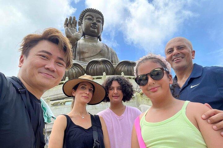 Lantau Island Private Tour With Master Storyteller