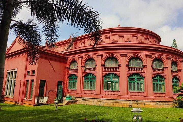 Cubbon Park Walking Tour and Explore Bangalore's Heritage
