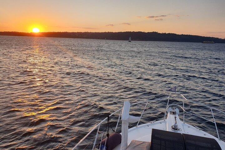 Sydney Harbour Discovery Dinner Cruise Scenic Sights and Buffet