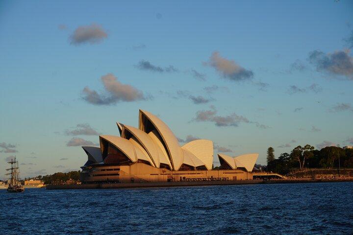 Sydney Harbour Discovery Dinner Cruise Scenic Sights and Buffet