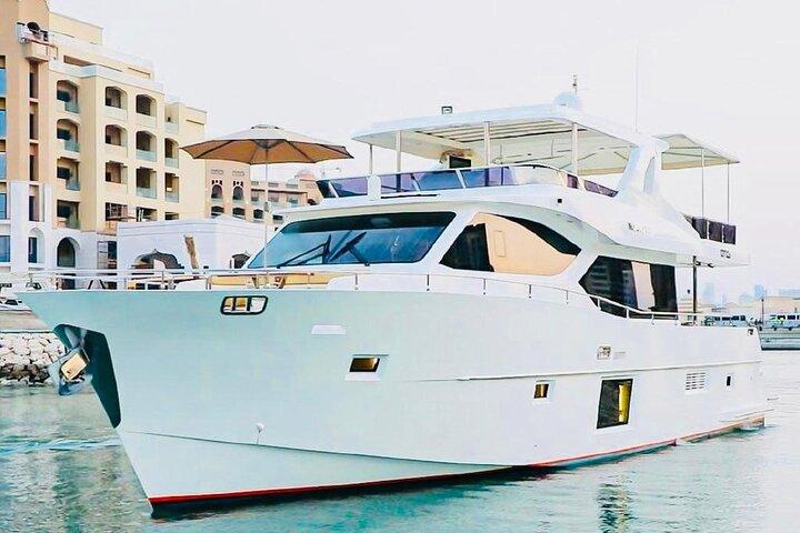 Private Yacht Cruise in Doha with Optional Dining Experience