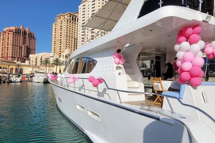 Private Yacht Cruise in Doha with Optional Dining Experience