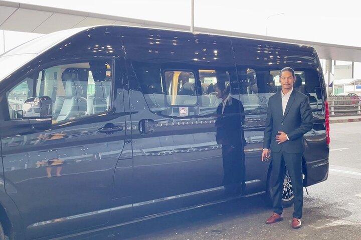 Luxury VIP Transfer: Bangkok ↔ Pattaya in Majesty Platinum+ Van