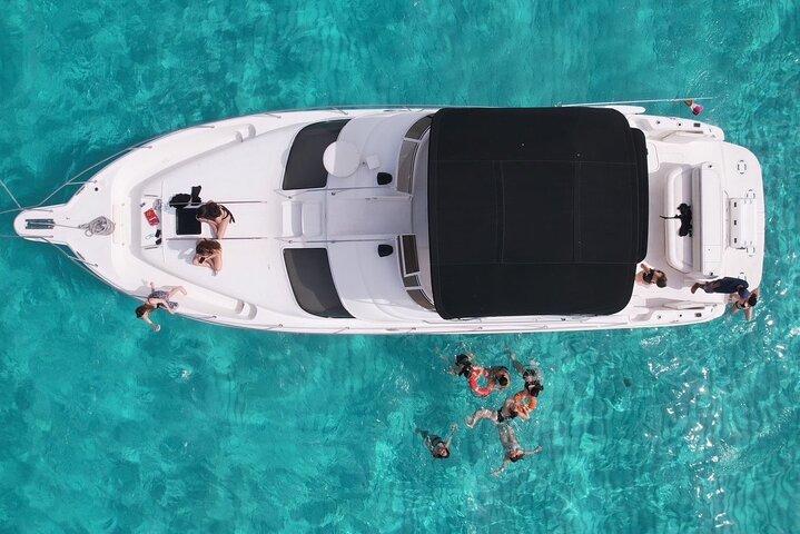 Private Yacht - 46 ft SeaRay Cancun Bay Snorkel 23P4