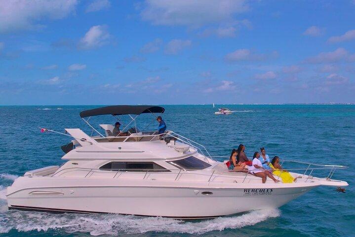 Private Yacht - 46 ft SeaRay Cancun Bay Snorkel 23P4