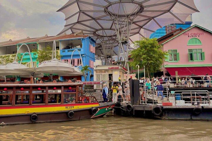2 Pax Bundle Singapore River Cruise and Stunning Light Shows