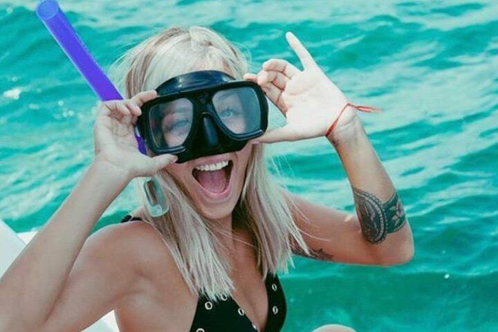 Isla Mujeres Catamaran Snorkeling, Beach Club Lunch and Open bar
