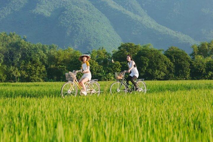 Mai Chau Escape Cycling Adventure and Handicraft Workshop