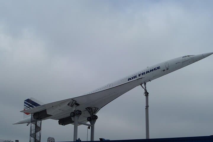 Private round trip transfer from/to Paris airports