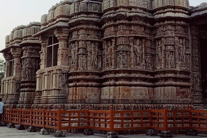 Modhera Sun Temple and Rani ki Vav Private Car Tour Experience