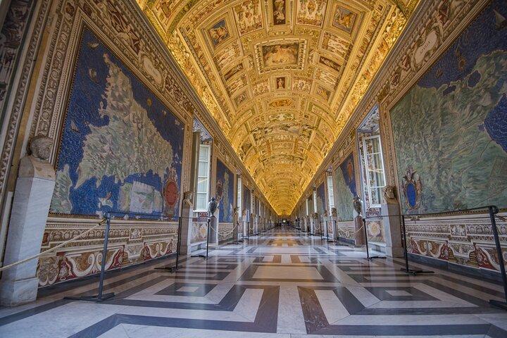 Vatican: Museums & Sistine Chapel Semi-Private Morning Tour