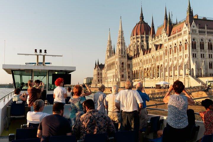 Budapest Danube Cruise with Drink, Audio Guide