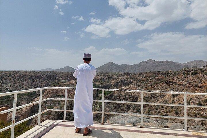 Private 4WD Adventure in Nizwa Fort, Souq & Jebel Akhdar