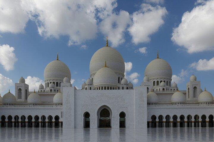 Private Abu Dhabi Tour from Dubai – Grand Mosque & Louvre Museum