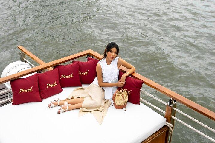 Pruek Luxury Bangkok Dinner Cruise on Chao Phraya River