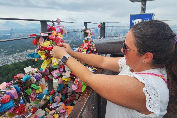 Highlights of Seoul Tour in Seoul: Deoksugung & N Seoul Tower