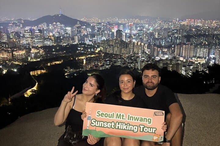 Seoul Inwangsan Sunset Hiking Tour