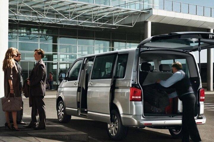 Port Transfers with English Speaking Driver
