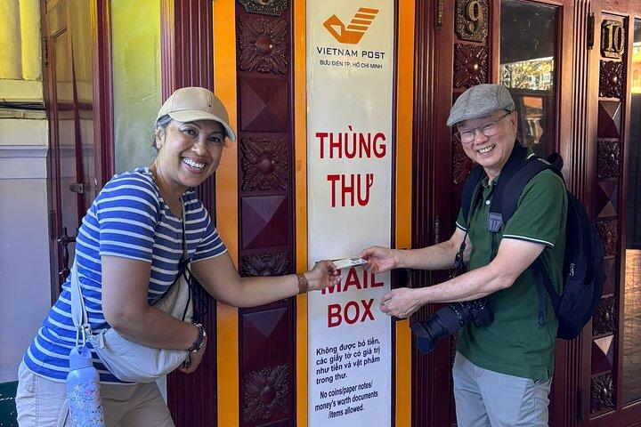 Ho Chi Minh: Downtown Walking Tour with Local