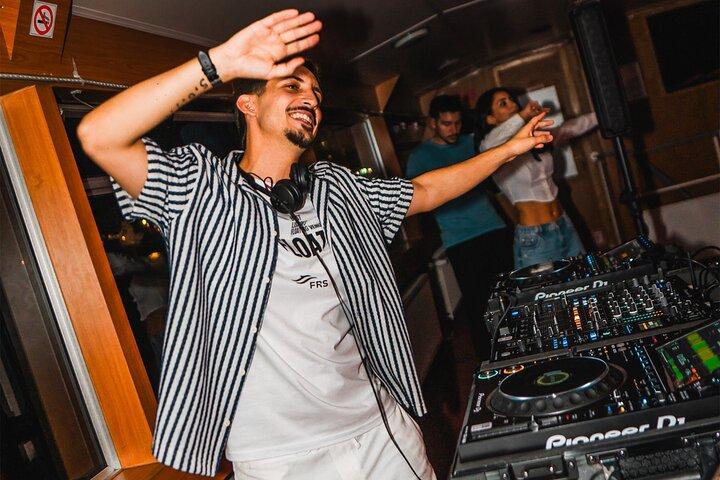 Lisbon Float Party: The most exclusive Boat Party in Lisbon