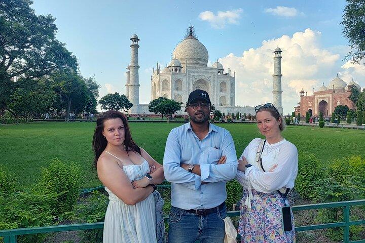 Taj Mahal Skip the Line Private Guided Tour