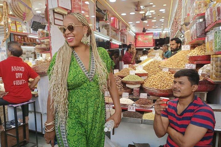 Delhi City Tour: Old Delhi, Markets, Monuments & Street Food Walk