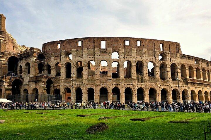 Rome: Colosseum Arena Tour with Palatine Hill and Roman Forum