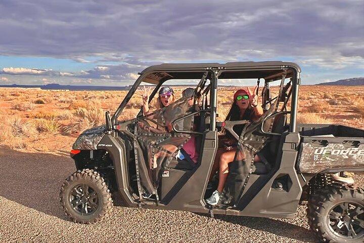 2 Hour Ride-With-A-Guide UTV Tour with Views of Lake Powell Area