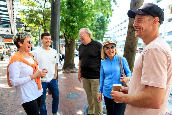 Vancouver: Gastown Food Tour with 6 Authentic Local Food Tastings