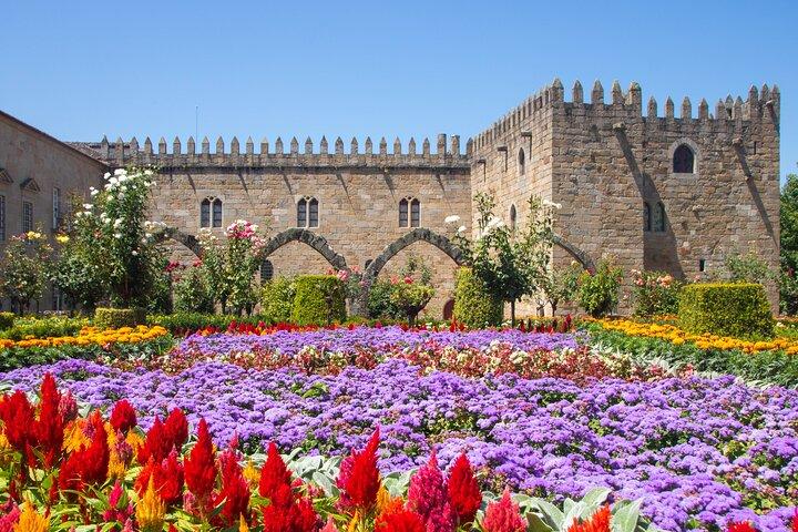 From Porto: Viana do Castelo Braga and Guimarães Day Tour
