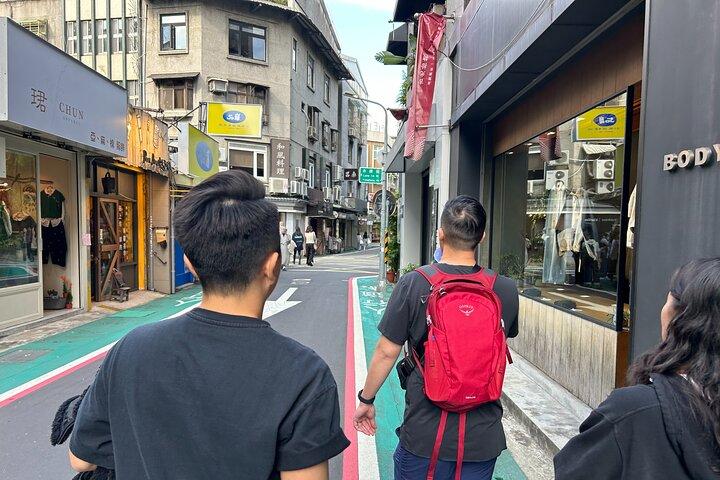 Taipei Hidden Eats, Market & Street Food Tour with 8+ Tastings