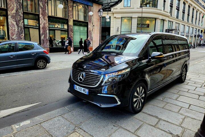 Private Transfer: Paris Airport CDG to Versailles by Luxury Van