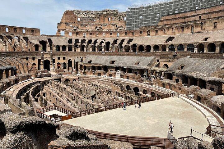 Colosseum Arena Palatine Hill and Roman Forum Tour