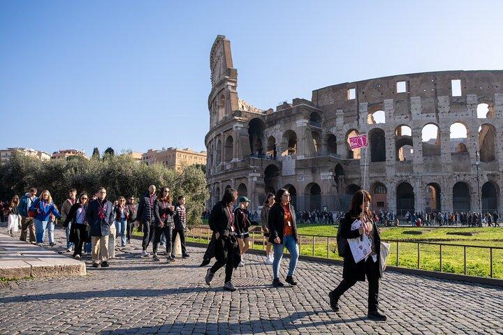 Colosseum Arena Palatine Hill and Roman Forum Tour