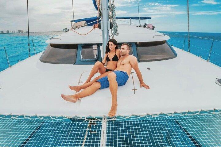 Isla Mujeres Catamaran Tour with Snorkeling and Lunch