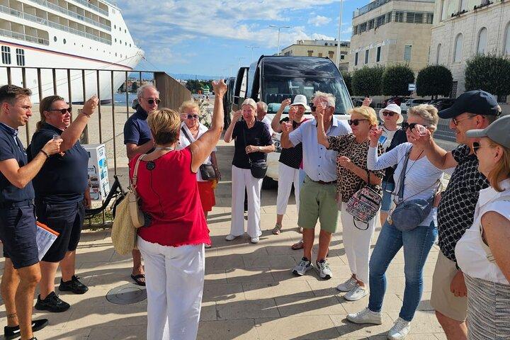 Experience Zadar Cabrio Guided Tour from Cruise Port