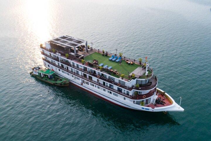 Halong Bay 2D1N Premium Cruise from Hanoi with Private Balcony