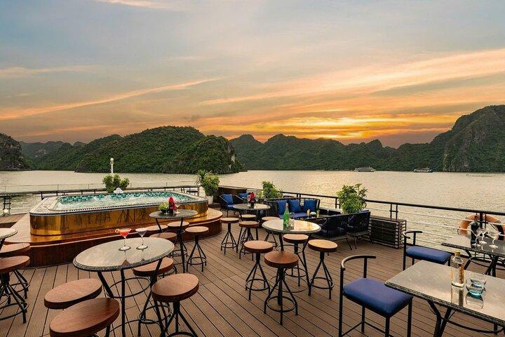 Lan Ha - Ha Long Bay 5Star cruise-Private balcony cabin 2day trip