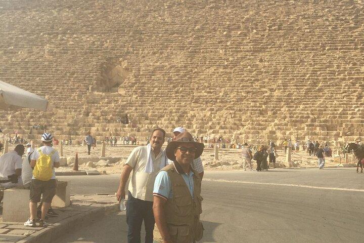 Half Day Tour in Cairo Giza Pyramids and Egyptian Museum