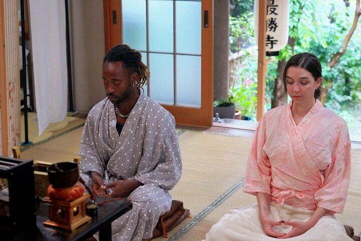 Osaka Temple: Evening Zen Chill–Exclusive fall plans〈60min〉