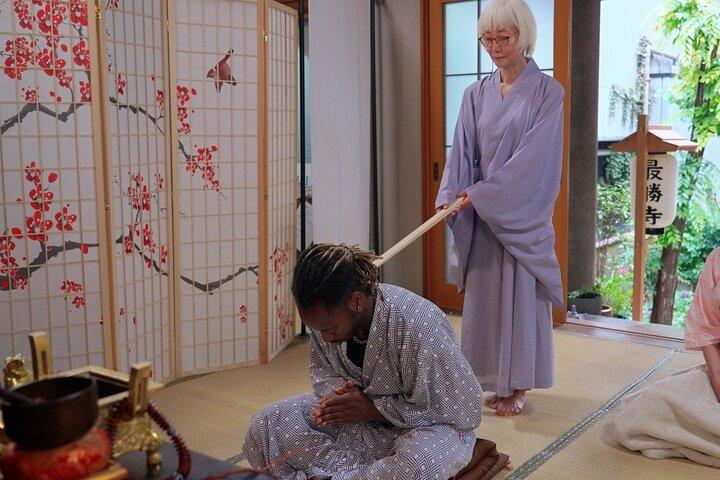 Osaka Temple: Evening Zen Chill–Exclusive fall plans〈60min〉
