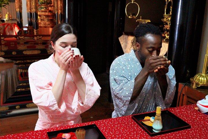 Osaka Temple: Evening Zen Chill–Exclusive fall plans〈60min〉
