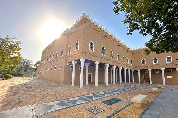 Riyadh Private Customizable Day Tour with Guide and Vehicle