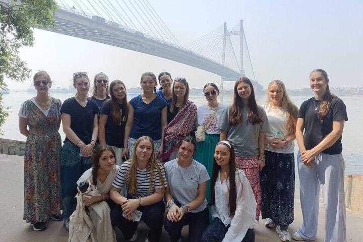 Private Kolkata Custom Tour 2 Days: Flower Market, Mother House