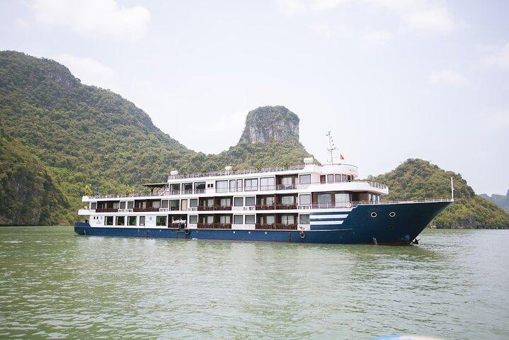 Halong & Lan Ha Bay 2D1N Luxury Cruise with Pool & Activities