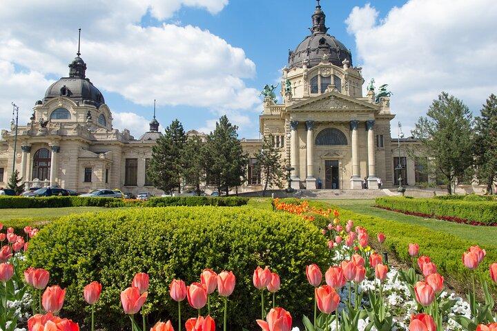 Private Car Transfer from Prague to Budapest with 2 Hour Stop
